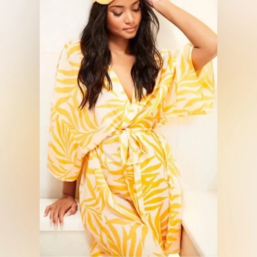 Maison du Soir Magnolia Luxe Robe size XL/2XL NWOT